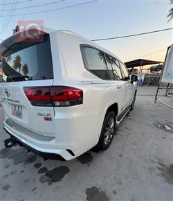 تۆیۆتا لاند کروزەر